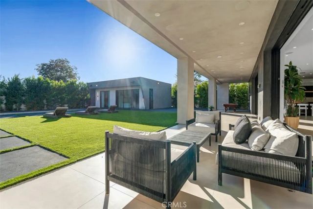 13016 Chandler, Sherman Oaks, CA 91401