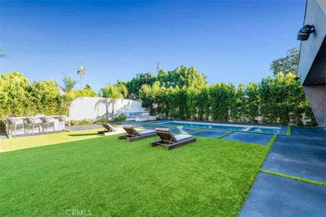 13016 Chandler, Sherman Oaks, CA 91401