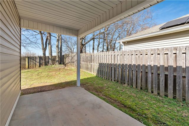 1449 S Holland Drive, Fayetteville, AR 72704