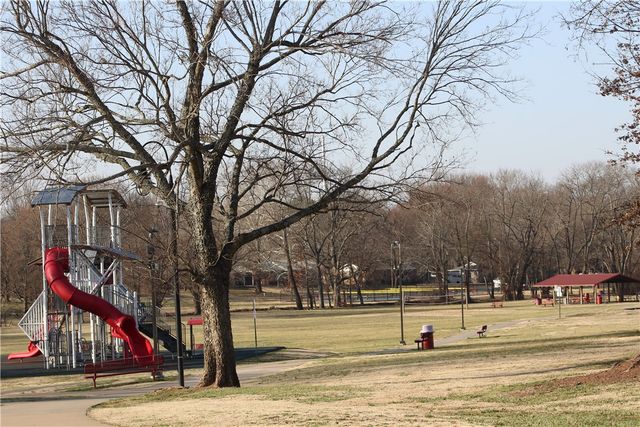 1449 S Holland Drive, Fayetteville, AR 72704