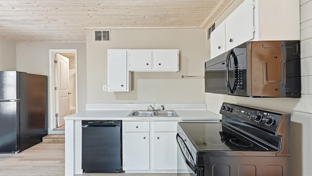 150 Cherokee Drive, Chatsworth, GA 30705