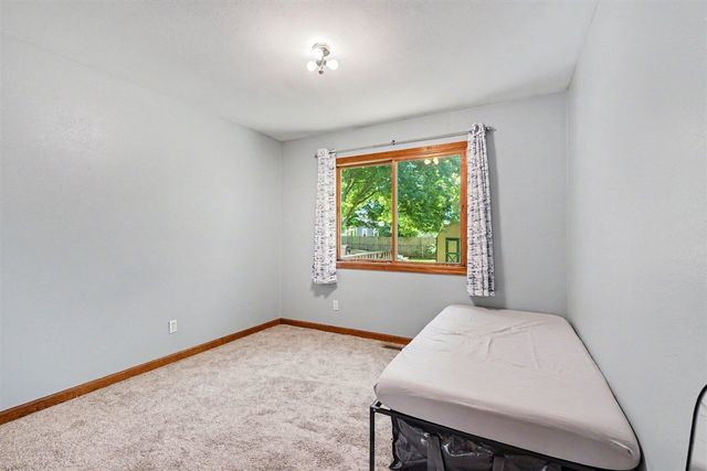 202 E Vermont Avenue, White Pigeon, MI 49099