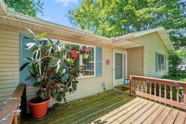 202 E Vermont Avenue, White Pigeon, MI 49099