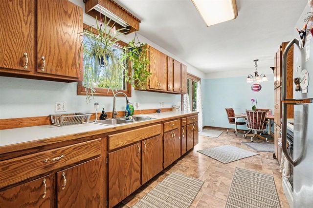202 E Vermont Avenue, White Pigeon, MI 49099