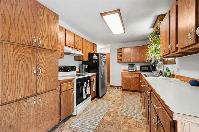 202 E Vermont Avenue, White Pigeon, MI 49099