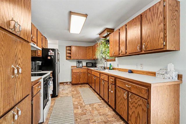 202 E Vermont Avenue, White Pigeon, MI 49099