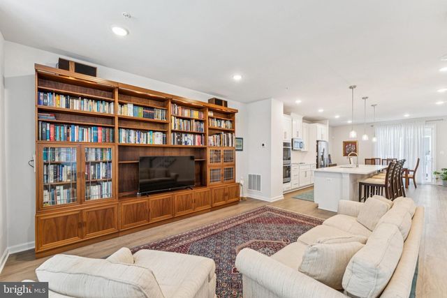 6025 SOHO WAY, Hyattsville, MD 20782
