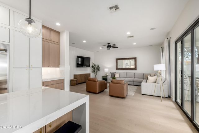 5421 S SANDSTONE Court, Gilbert, AZ 85298