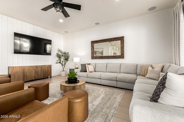 5421 S SANDSTONE Court, Gilbert, AZ 85298