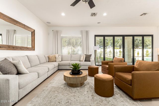 5421 S SANDSTONE Court, Gilbert, AZ 85298