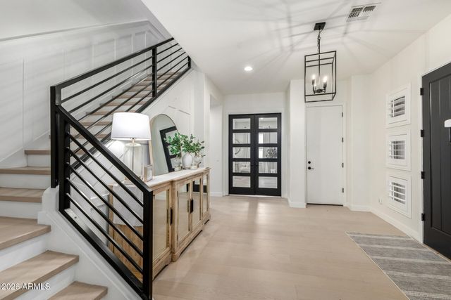 5421 S SANDSTONE Court, Gilbert, AZ 85298