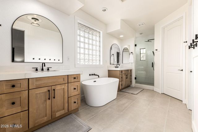 5421 S SANDSTONE Court, Gilbert, AZ 85298