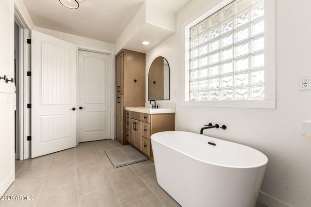 5421 S SANDSTONE Court, Gilbert, AZ 85298