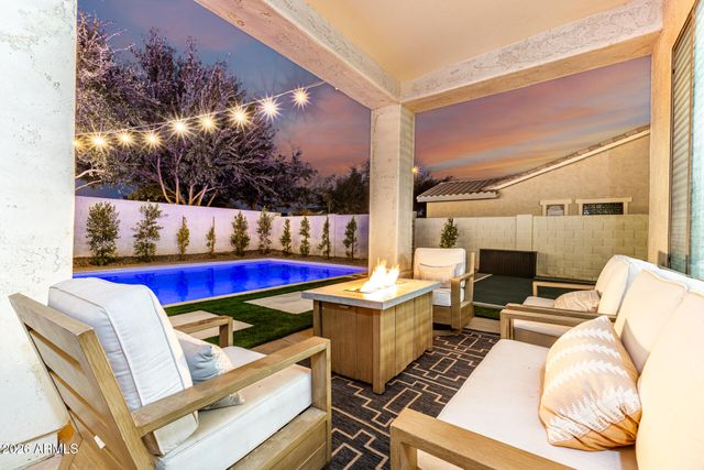 5421 S SANDSTONE Court, Gilbert, AZ 85298