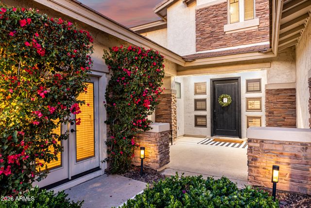 5421 S SANDSTONE Court, Gilbert, AZ 85298