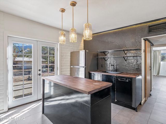 3560 E Wilds Road, Tucson, AZ 85739