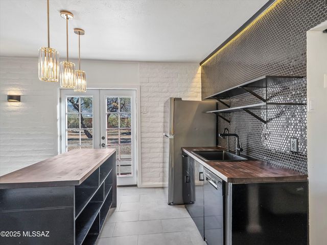 3560 E Wilds Road, Tucson, AZ 85739