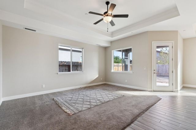 568 St Julien Drive, Madera, CA 93638