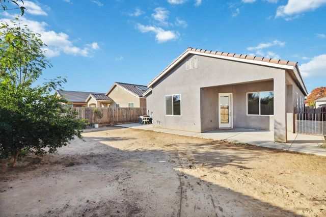 568 St Julien Drive, Madera, CA 93638