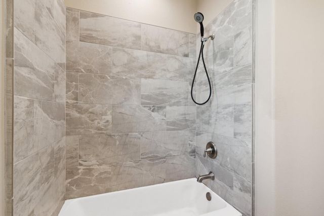 568 St Julien Drive, Madera, CA 93638