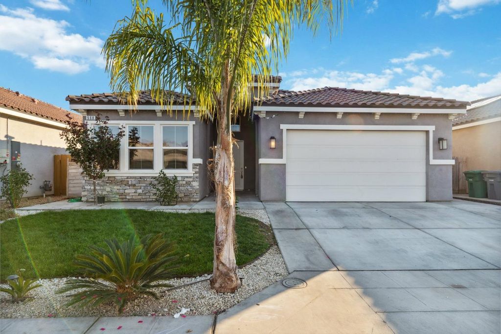 568 St Julien Drive, Madera, CA 93638