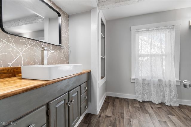 233 Nassau Street W, East Canton, OH 44730