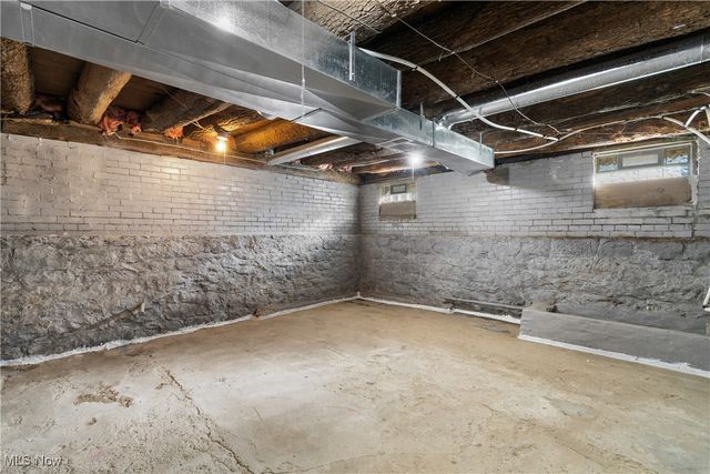 233 Nassau Street W, East Canton, OH 44730