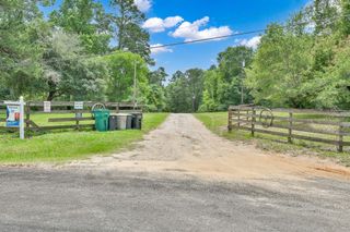 5200 Green Pine Boulevard, Willis, TX 77378