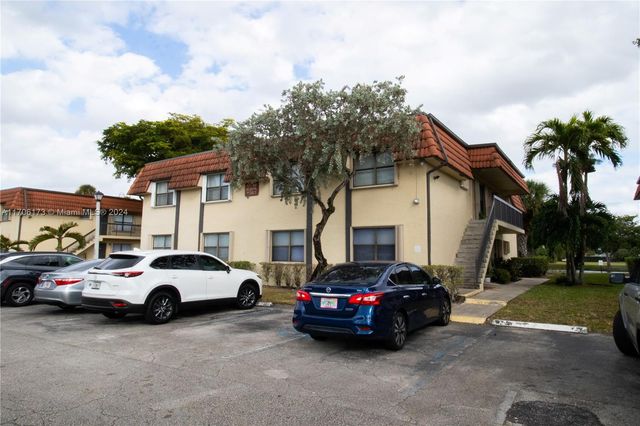 515 NW 100th Pl 203, Pembroke Pines, FL 33024