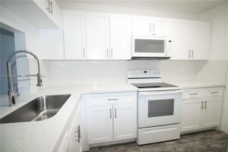 515 NW 100th Pl 203, Pembroke Pines, FL 33024