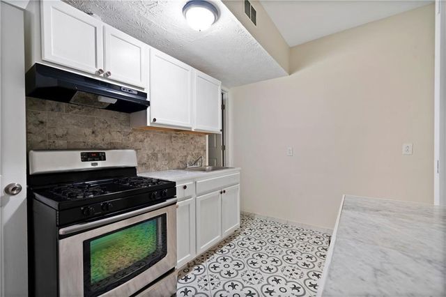 3323 Old Oaks Road, Buford, GA 30519