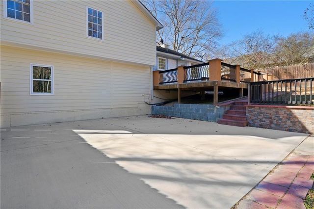 3323 Old Oaks Road, Buford, GA 30519