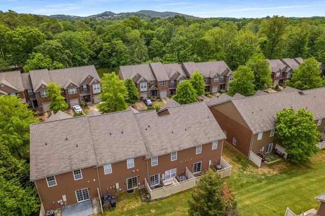 1021 Ashmore Dr, Nashville, TN 37211