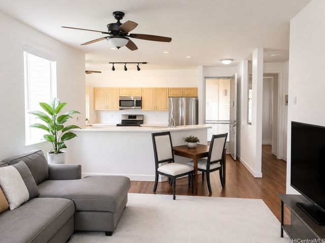 95-936 Wikao Street C102, Mililani, HI 96789