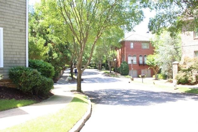 704 Longleaf Drive NE, Atlanta, GA 30342