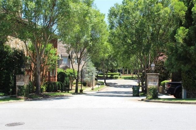 704 Longleaf Drive NE, Atlanta, GA 30342