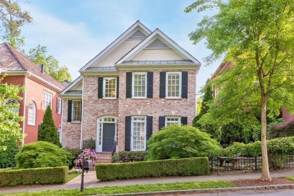 704 Longleaf Drive NE, Atlanta, GA 30342