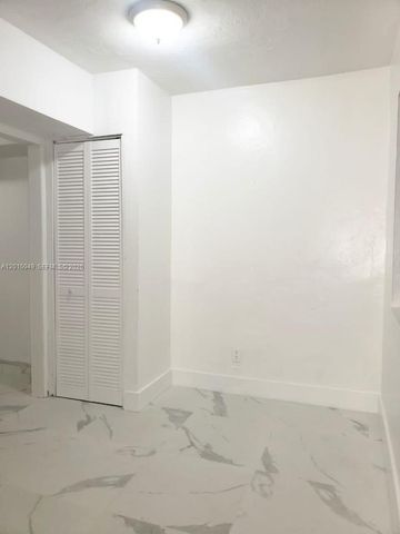 166 NW 68th Ter 166, Miami, FL 33150