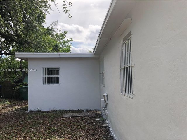166 NW 68th Ter 166, Miami, FL 33150