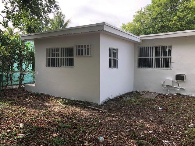 166 NW 68th Ter 166, Miami, FL 33150