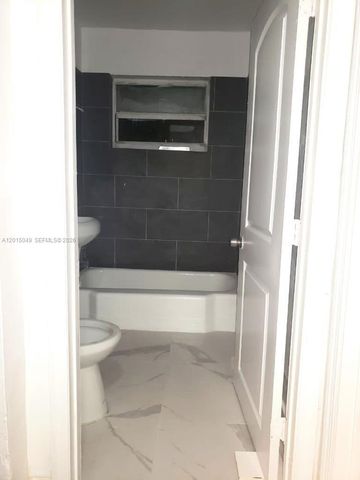 166 NW 68th Ter 166, Miami, FL 33150