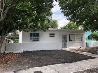 166 NW 68th Ter 166, Miami, FL 33150