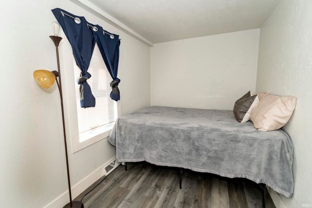 1131 Johnson Street, South Bend, IN 46628