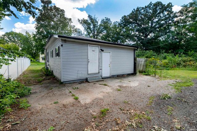 1131 Johnson Street, South Bend, IN 46628