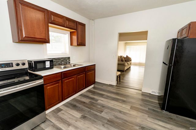 1131 Johnson Street, South Bend, IN 46628
