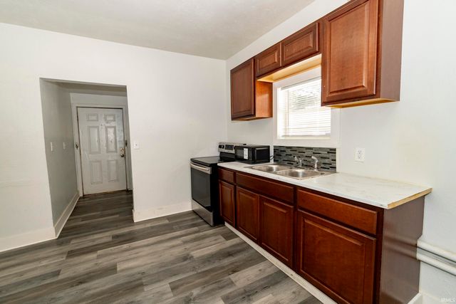 1131 Johnson Street, South Bend, IN 46628