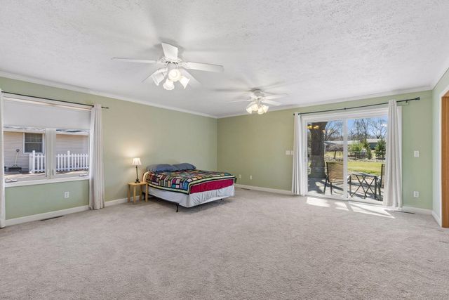 1988 Eldridge Avenue W, Roseville, MN 55113