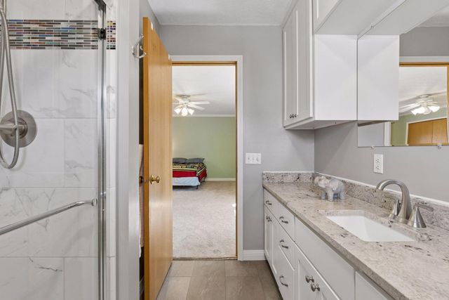 1988 Eldridge Avenue W, Roseville, MN 55113