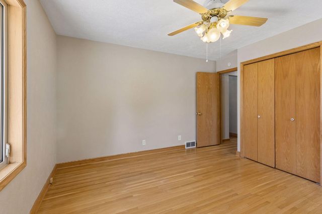 1988 Eldridge Avenue W, Roseville, MN 55113