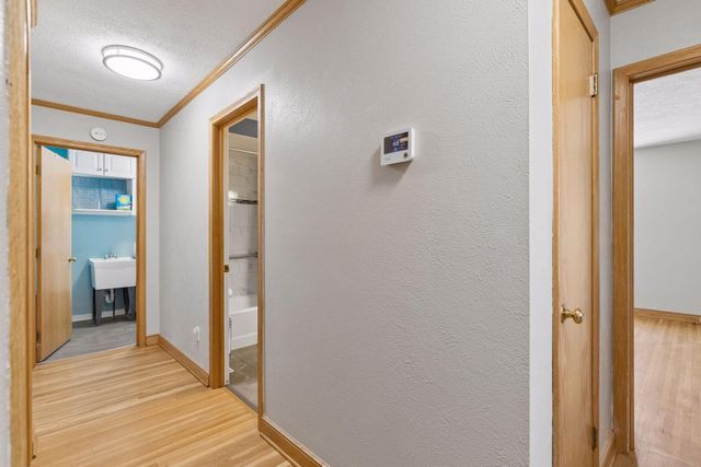 1988 Eldridge Avenue W, Roseville, MN 55113